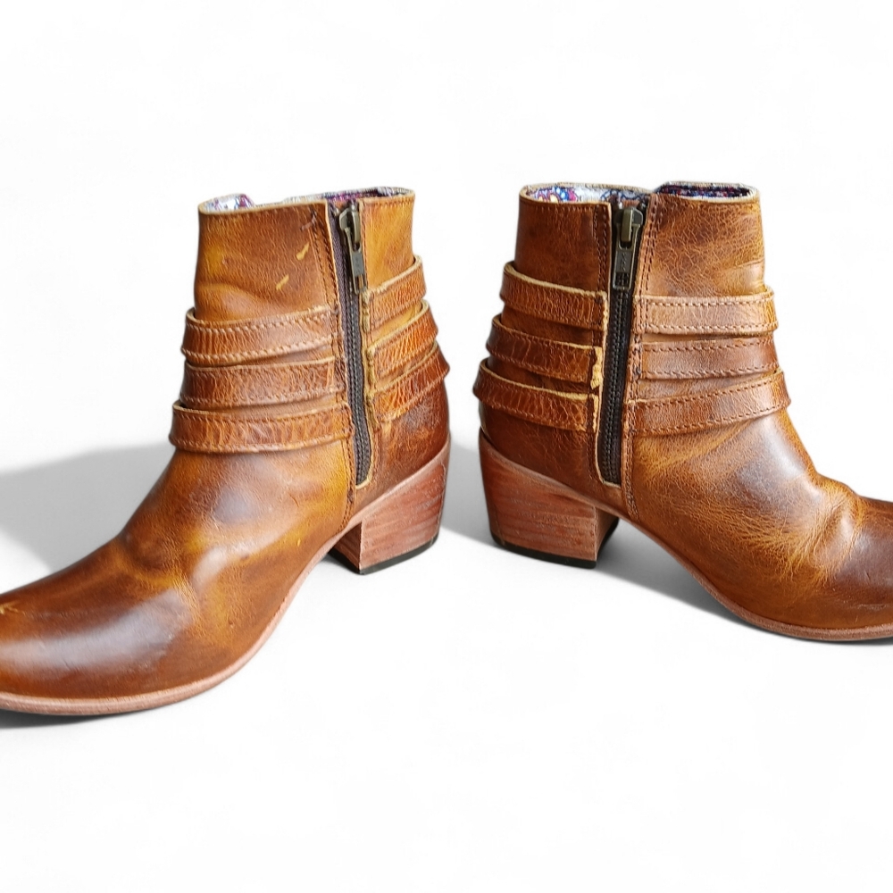 Freebird Women's Size 6 Tan Leather Ankle Booties with Buckles & Inside Zipper - Picture 10 of 10